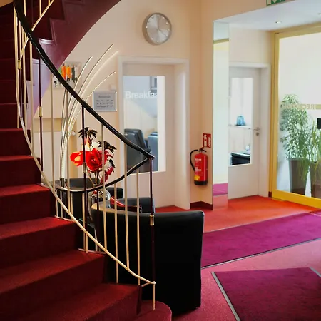 Imperial فندق 3*