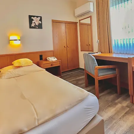 Imperial كريفيلد