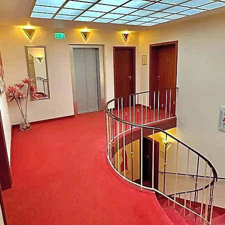 Imperial 3*