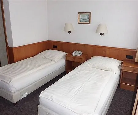 Imperial Hotel 3*