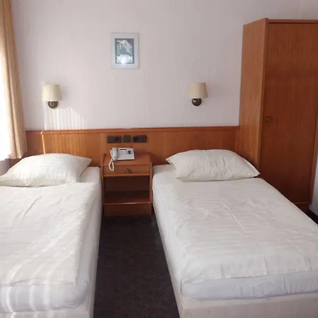 Imperial 3*